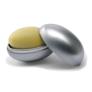 Biologische handcrème: een vaste crème voor de droge huid in bewaarblik